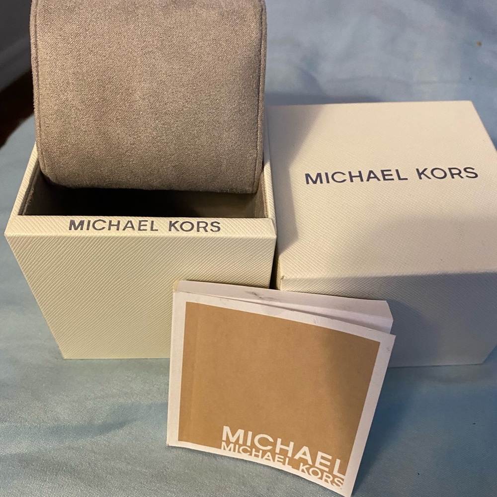 Michael Kors Presentation Watch Case - image 2